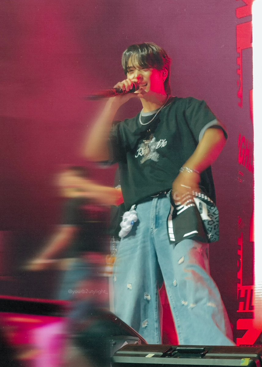 yourb2utylight_'s tweet photo. I canโt believe itโs already been a month since I saw you irl in Manila๐ฅน I canโt wait to see you again ๋ด ์ฌ๋ /hopefully next year/ ๐ซถ๐ป
#HighlightLive2025RideOrDieInManila #HIGHLIGHT #BEAST #HIGHLIGHTinMANILA #HIGHLIGHTxBEAST #ํ์ด๋ผ์ดํธ #๋น์คํธ https://t.co/VH1cN1k2Y5