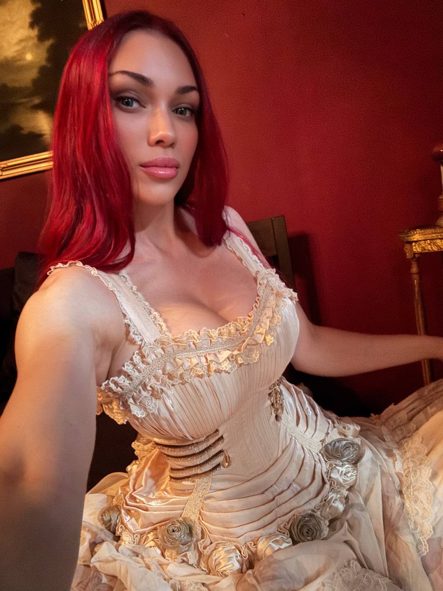 octokuro_model's tweet photo. Not long ago I released a new video and I’m already diving into the next 😈 
Filming it was insane — heavy, intense, and so gothic. Dolls, dark magic… Intrigued? 
Waiting for the next one? https://t.co/9kEIxClSW1