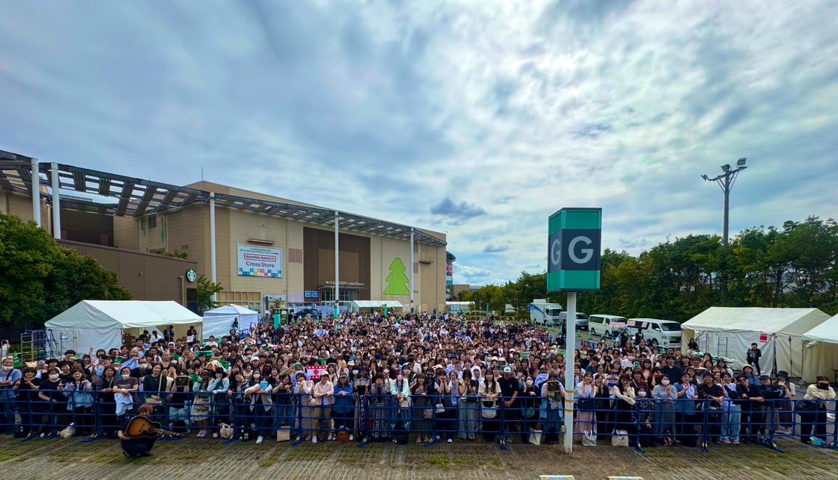 そして本日も午前中からたくさん来てくださり感無量です！！！
握手とサインの対応いつも長くなりごめんなさい、感謝を伝えさせてくれてありがとう…！

今日もあなたに感謝です。
レイクタウン、mori fesなのにサイン対応など特別にやらせていただいた、あと音響も揃えてくれた、レイク感謝。
