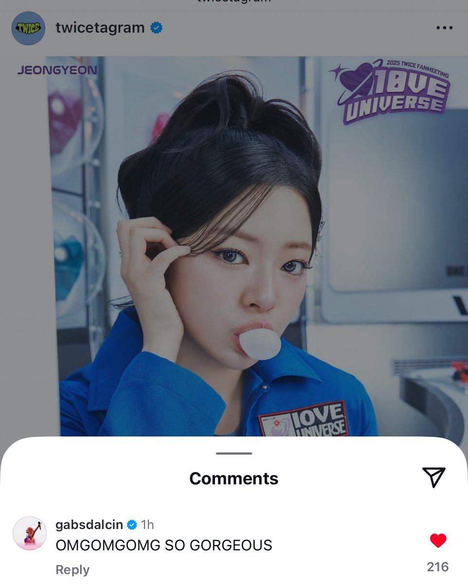 gabi of blackswan left a comment on jeongyeon’s fanmeet concept photo 🥺 she’s literally me