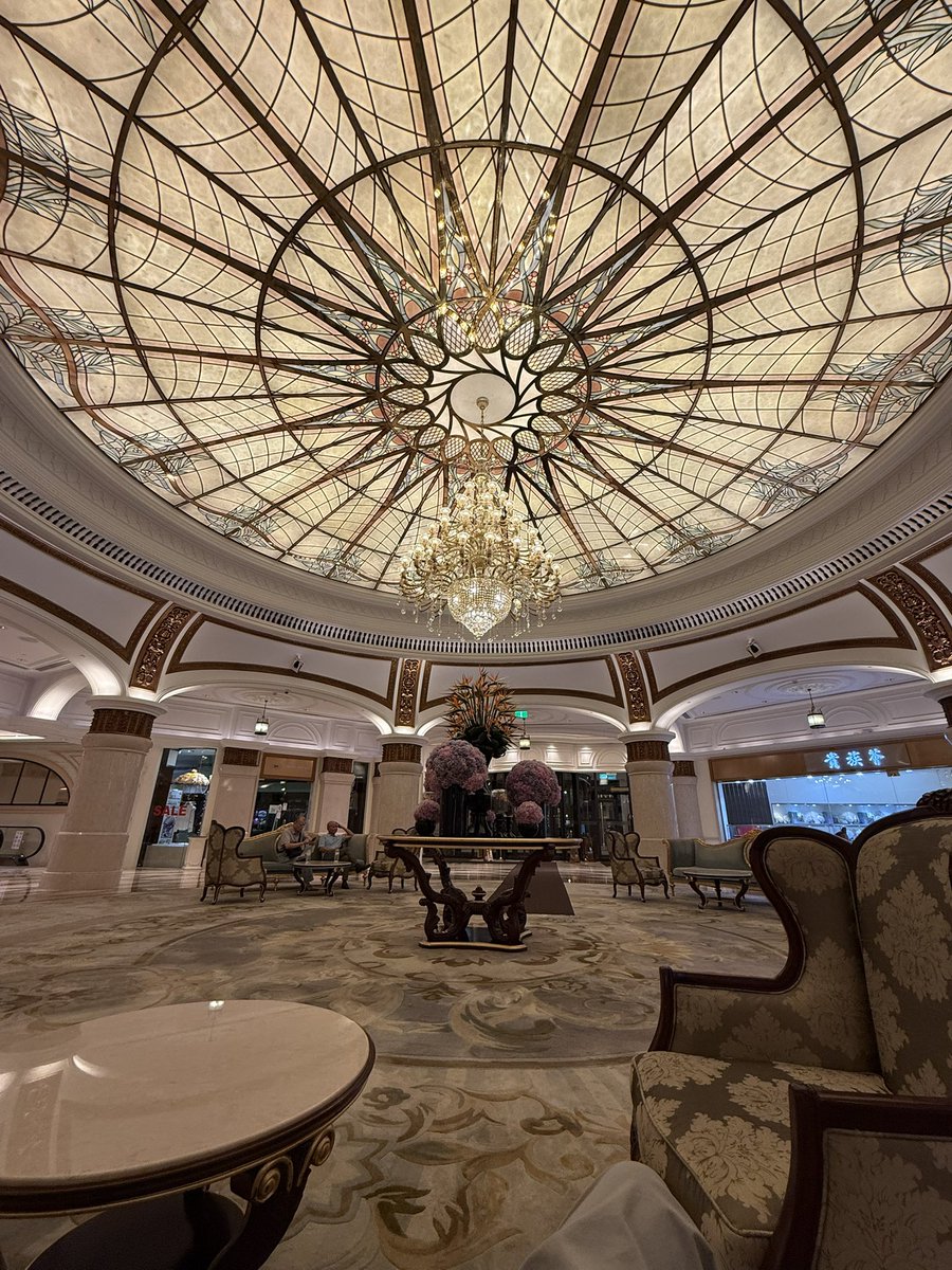 今天去做spa，技师说，你年纪轻轻怎么手掌肌肉这么紧，是敲电脑敲多了吗？
我内心os：我该怎么跟她解释我最近一天接三场绳……
#绳艺 #碎碎念