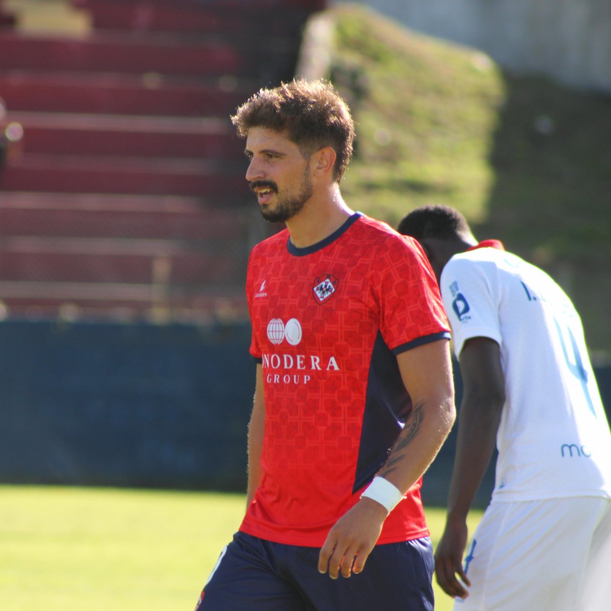 oliveirense_sad's tweet photo. Primeiros golos com o nosso emblema ⚽️⚽️
João Adriano marca o seu primeiro golo com a nossa camisola ⚽️
Pedro Martelo também estreia o pé goleador ⚽️
Tudo em Monção, na vitória por 1-3 💥📣
Raça, espírito de equipa, União ❤️🔴🔵

A Vida Pela União. Sempre!
#UDOliveirenseSAD #UDO https://t.co/9BAxpT8Y03