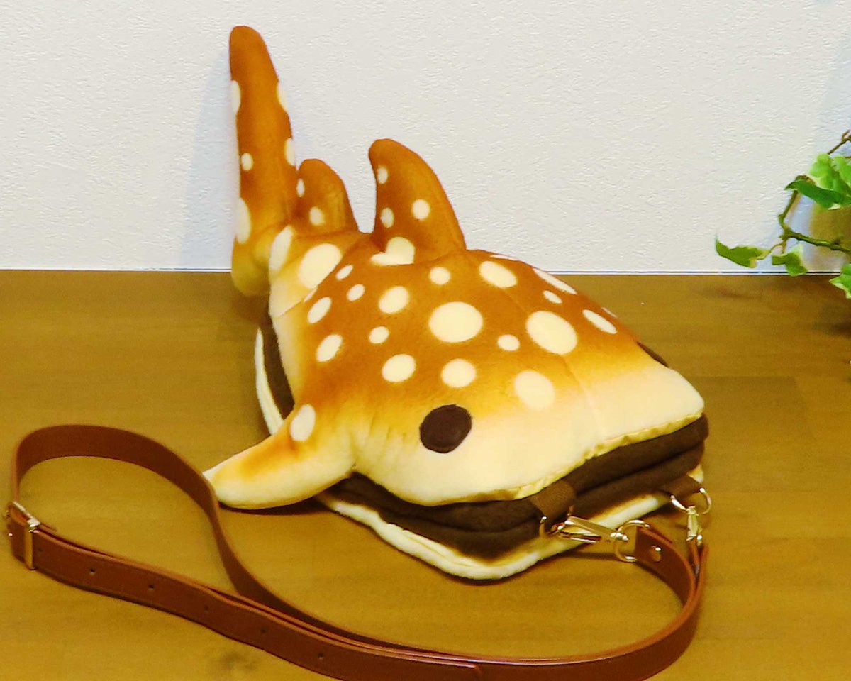 【マリさんベーカリーとは】かにさんパンのリュックやもみじ饅頭のバッグなど、焼き色こんがりな布雑貨を手作りしている２人組です。
🍁作品画像minne.com/marisan
🍁インスタinstagram.com/marisanofficia…
🍁次回のイベント予定
 　2025年11月15・16日 東京
 　デザインフェスタvol.62