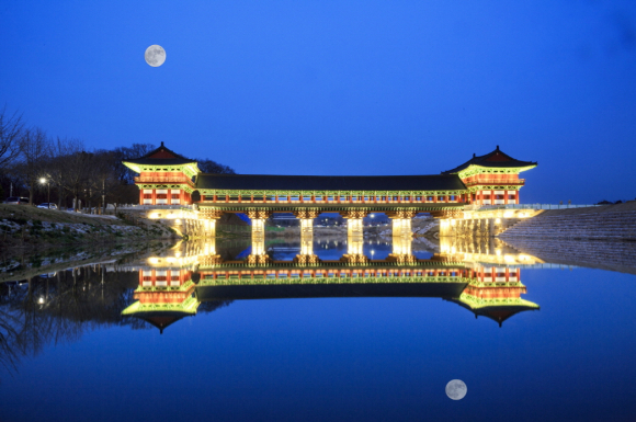 세구 배경 경주 월정교를 레퍼런스로 만드럿대