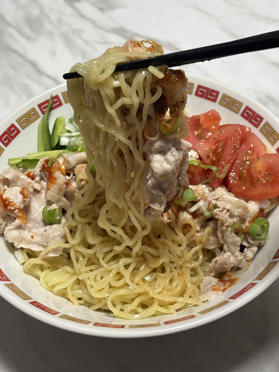 夕食は自家製豚しゃぶまぜそばです
🍜😋