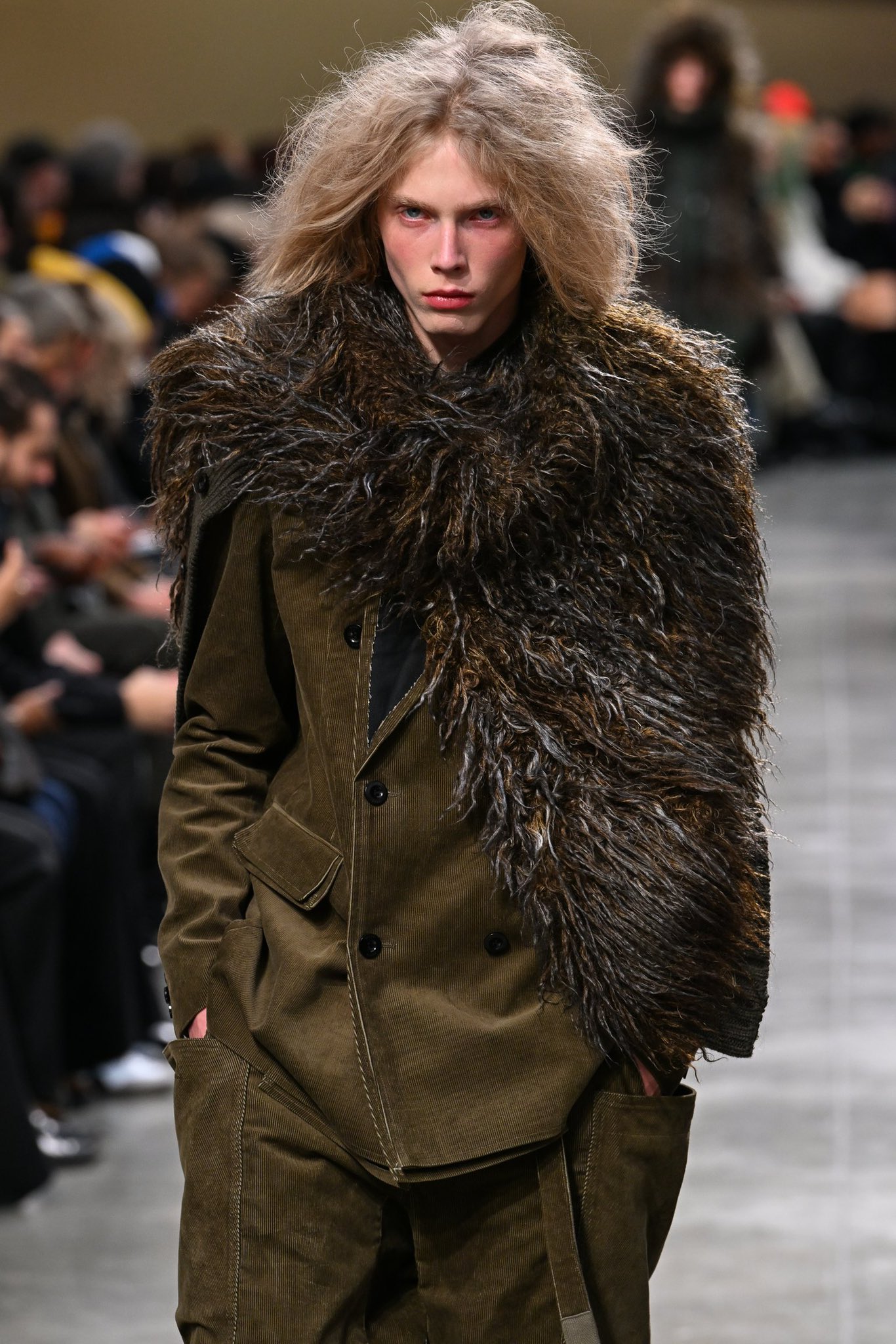 PPCM コーデュロイ　ボア　ミリタリージャケット　kolor sacai Sacai コーデュロイ フーデッドジャケット | ブラック | FARFETCH JP