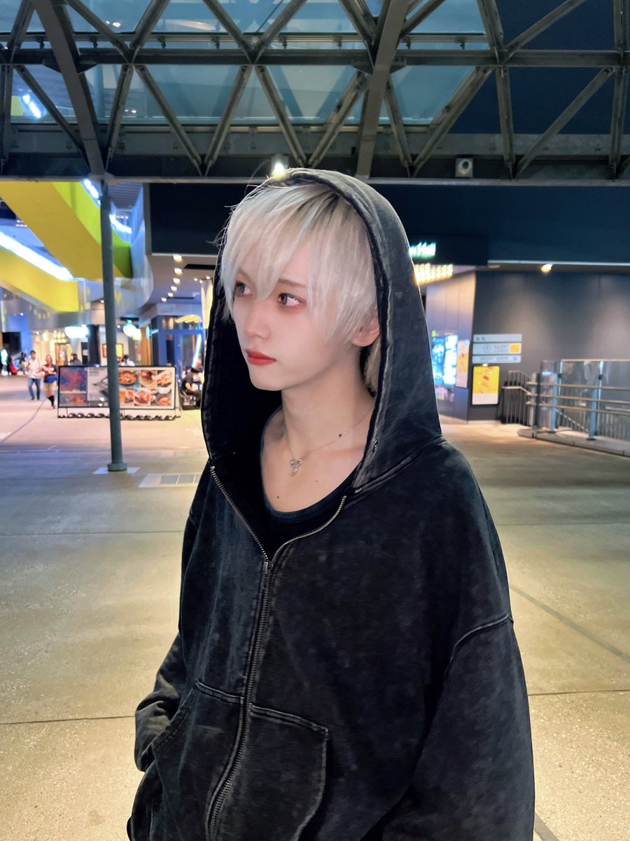 mirai_mrgr's tweet image. パーカーの季節になって神