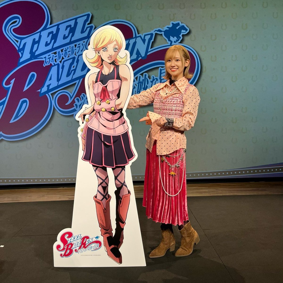 改めまして、 

アニメ『スティール・ボール・ラン ジョジョの奇妙な冒険』にて
ルーシー・スティールの声を担当させていただくことになりました。

彼女の魅力、強さ、生き様、全力で声に込めます。これからどうぞよろしくお願いいたします！
#jojo_anime