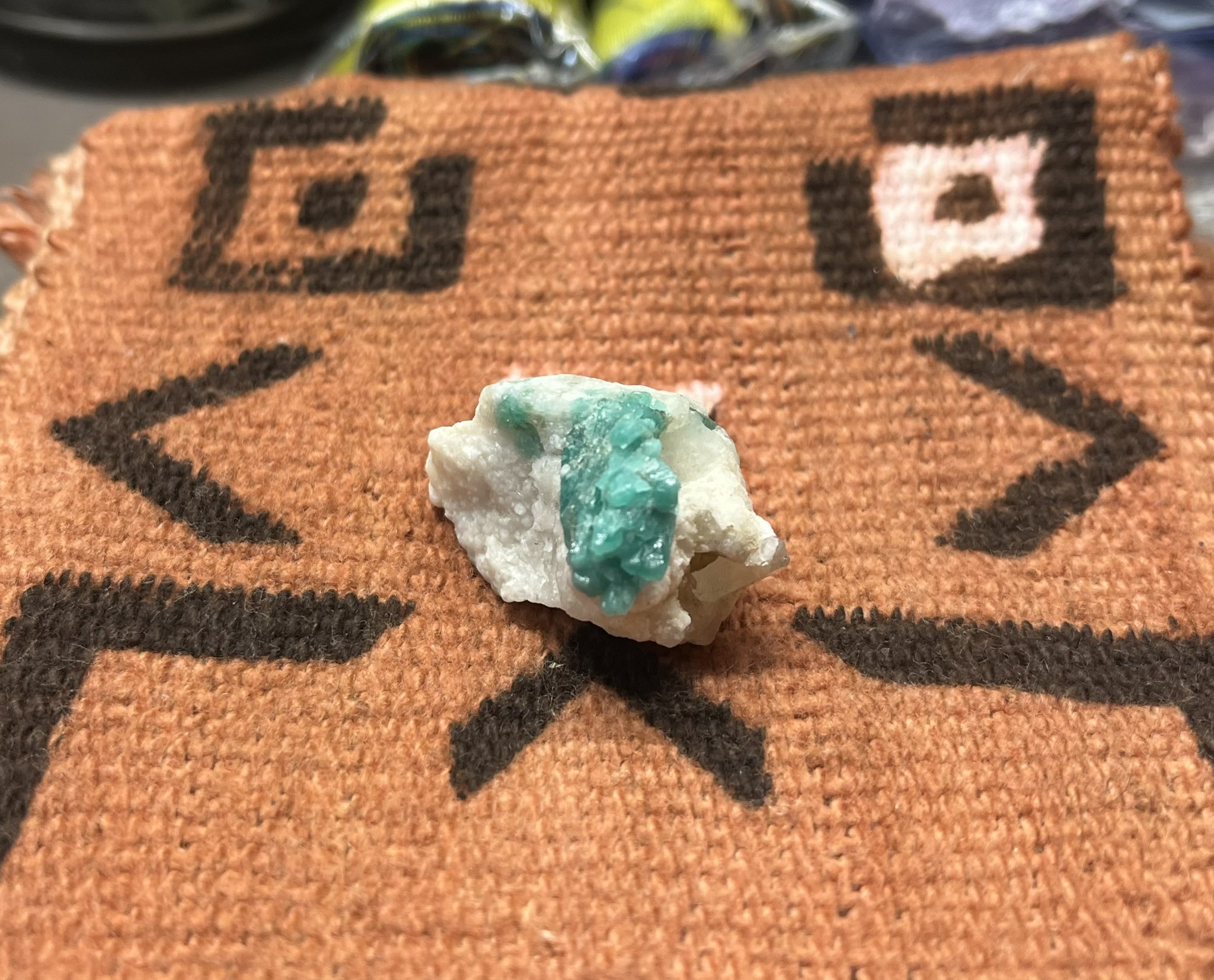 【アフガニスタン/パンジシール産】エメラルド原石 アフガニスタン産パンジシール・エメラルド原石 0.4カラット