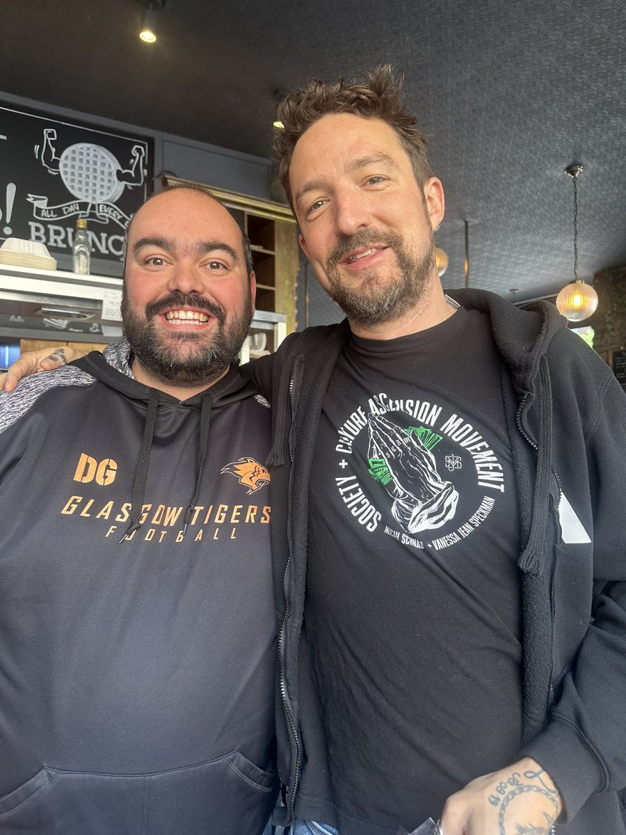 DGodsman92's tweet image. Great meeting @frankturner earlier today! Have a great time in Scotland for Lost Evenings! #fthc #AlwaysOnTour