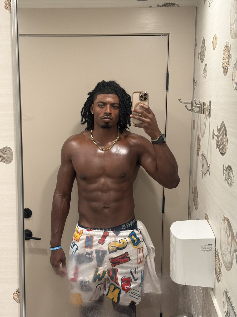 YungxTrav's tweet photo. Some changes have occurred✌🏾 https://t.co/NPsX6t8RIv
