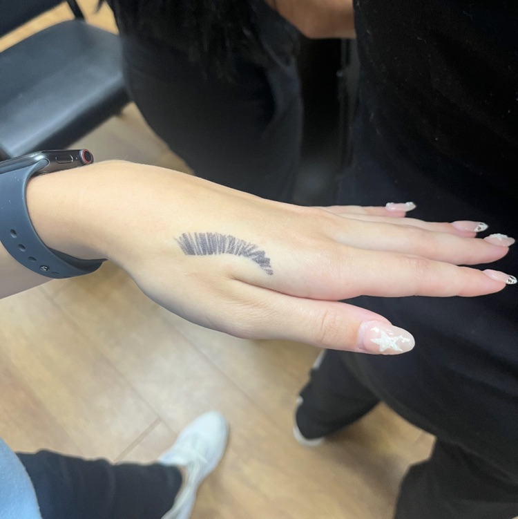 GrantCareer's tweet image. Our senior cosmetology students are practicing their waxing techniques in the lab! Preparing for success one step at a time in the beauty industry! #GrantCareerCenter #Cosmetology #Handsonlearning