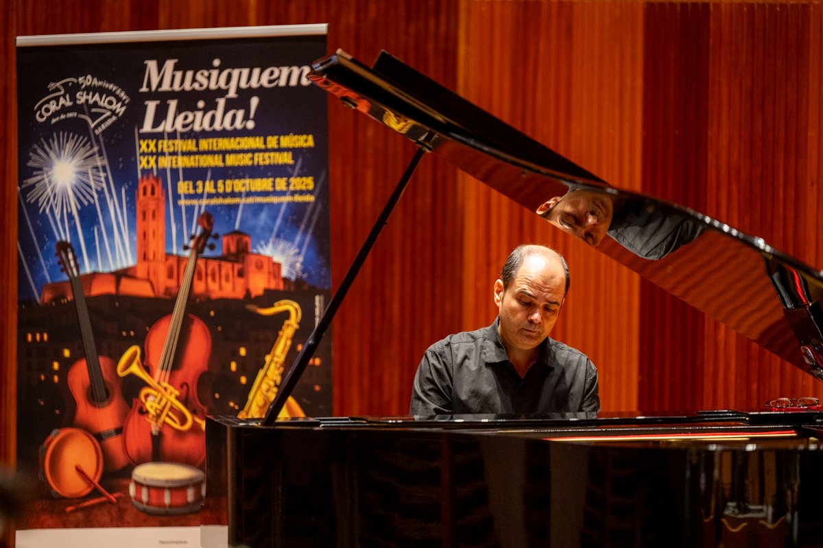 🎶 Celebrem 20 anys de Musiquem Lleida! 🎉

Del 3 al 5 d’octubre, la ciutat s’omplirà de música clàssica, jazz, folk i músiques del món en places i carrers. Tots els concerts són gratuïts excepte la cloenda.

👉 Consulta el programa complet i els horaris: coralshalom.cat/darreres-notic…