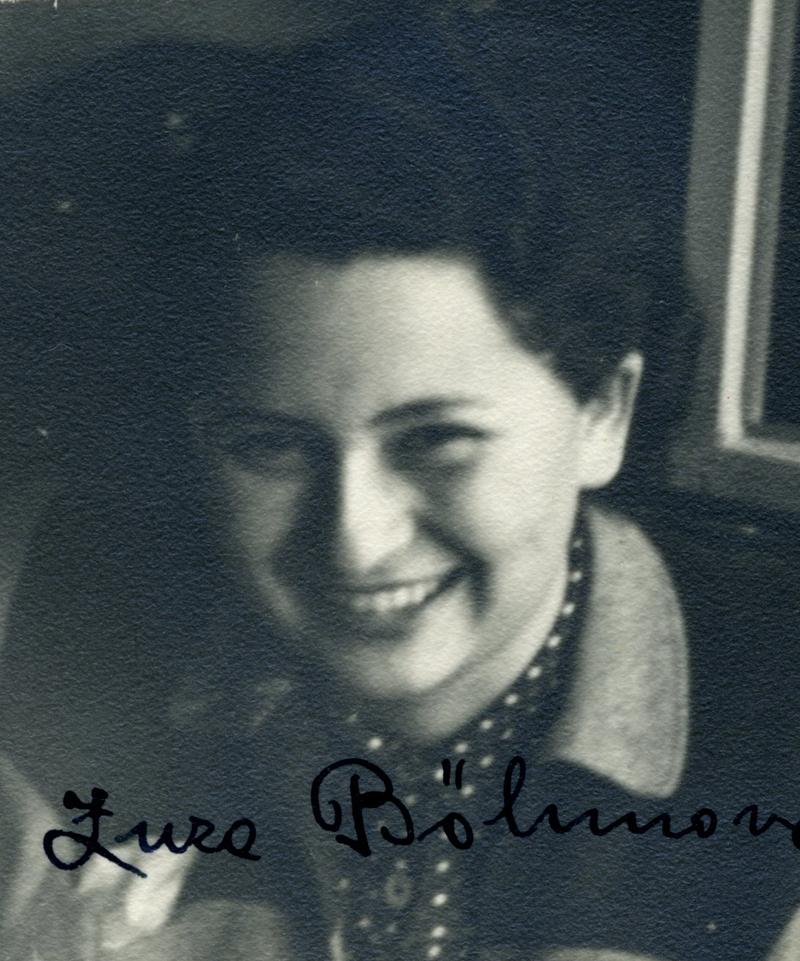 AuschwitzMuseum's tweet image. 23 September 1919 | A Czech Jewish woman, Zuzana Böhmová, was born in Prague.
She was deported to #Auschwitz from #Theresienstadt ghetto on 6 September 1943. She did not survive.
---
Women at Auschwitz
Lesson: lekcja.auschwitz.org/2022_kobiety_e…
Podcast: youtu.be/ijTxtbNlJO8