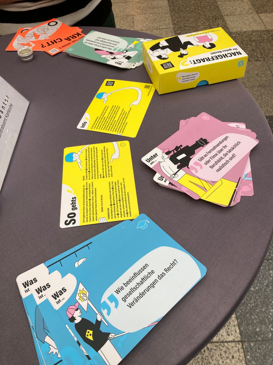 „Zu Recht: Nachgefragt!“ – kommen Sie am 26.9. &amp; 01.10., 17 Uhr, vor der Universitätsmensa #Leipzig ins Gespräch mit Richter:innen &amp; Anwält:innen! Eintritt frei!  Fragen auswählen. Perspektiven wechseln. Recht erleben.
#PopUpAusstellung #RechtImAlltag #LetsTalkAboutRecht