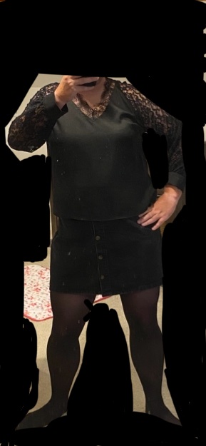 BabySnuggies's tweet photo. Finally decided to be brave and post of pic of myself dressed up 

(Although not quite brave enough to show the background of my room) https://t.co/40RLcFUt94