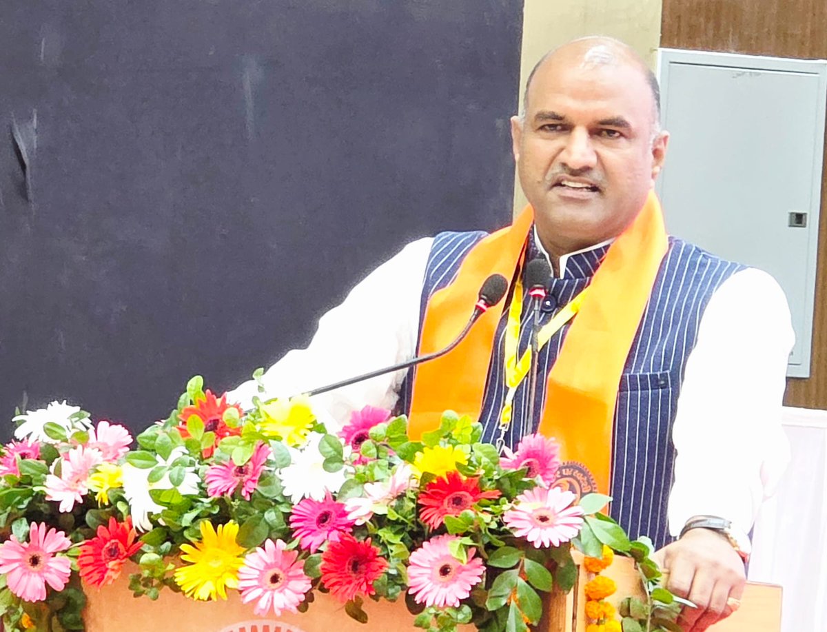 kirtika_agrawal's tweet photo. आज विश्वेश्वरैया सभागार, लखनऊ में "आत्मनिर्भर भारत संकल्प अभियान-2025" को लेकर आयोजित "प्रदेश कार्यशाला" को सम्बोधित किया।

कार्यशाला में माननीय मुख्यमंत्री श्री @myogiadityanath जी, प्रदेश महामंत्री (संगठन) @idharampalsingh जी, प्रदेश अध्यक्ष श्री @Bhupendraupbjp उपस्थित रहे। https://t.co/JfRcUjveKK