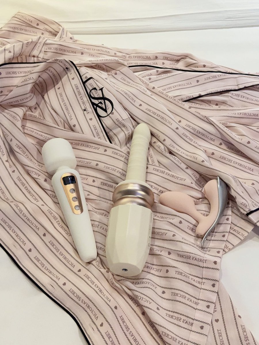 我住酒店带三个玩具😘😘