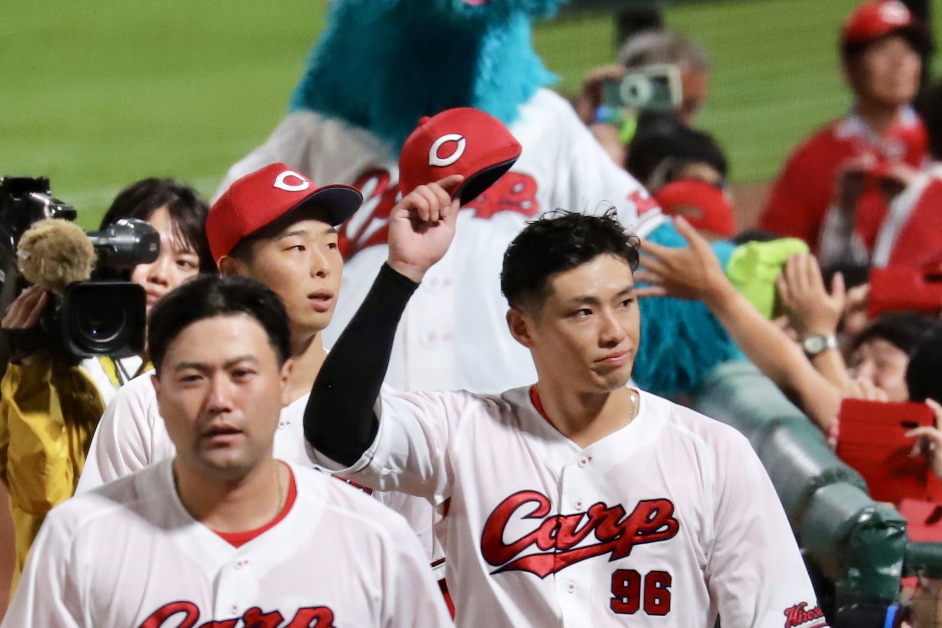 カープくん BBM2006 広島東洋カープ レギュラーカード No.C016 佐藤剛士