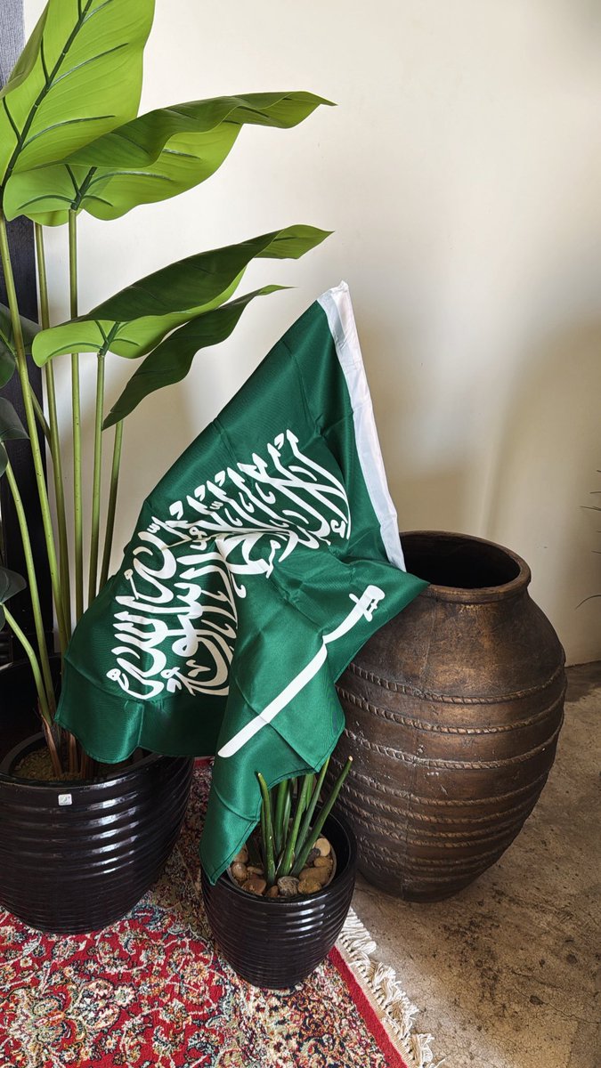 azary01's tweet photo. نفاخر يوم نحمل فـ الهويه نخله وسيفيـن
سعودييـن وهممنا على الطـالات ورّاده ..

 #اليوم_الوطني_عزنا_بطبعنا https://t.co/508Os2JIkp