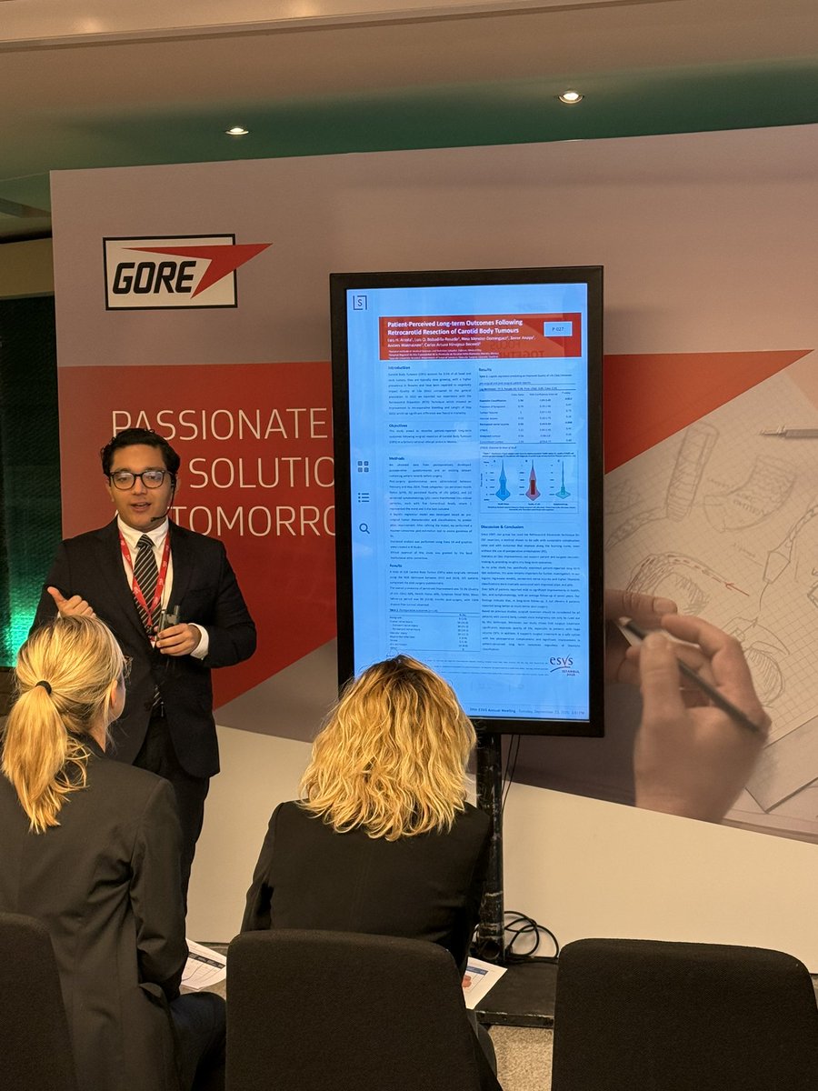 El Dr Bobadilla, uno de nuestros residentes, presentando su trabajo sobre pronóstico posterior a resección de tumores de cuerpo carotídeo en la reunión anual de la ESVS en Estambul. 
¡Felicidades!
<a href="/luis_obobadilla/">Luis O. Bobadilla-Rosado</a> <a href="/CarlosAHinojosa/">Carlos A Hinojosa</a> <a href="/HugoLapEsc/">HUGO LAPARRA</a> <a href="/montsemirandar/">Montserrat Miranda</a>