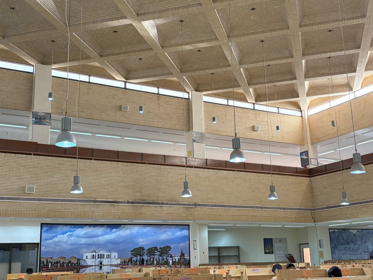 Sedali_h's tweet image. خبر بددد برای پسران دانشگاه شهید باهنر !
انگیزه برای مطالعه در سالن سکوت از بین رفت😂