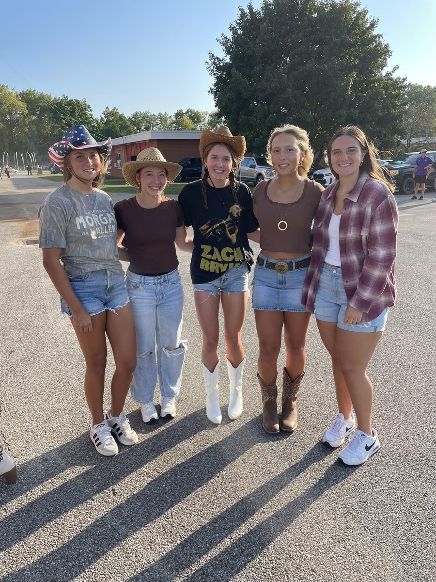Avon Eagles Softball tweet media