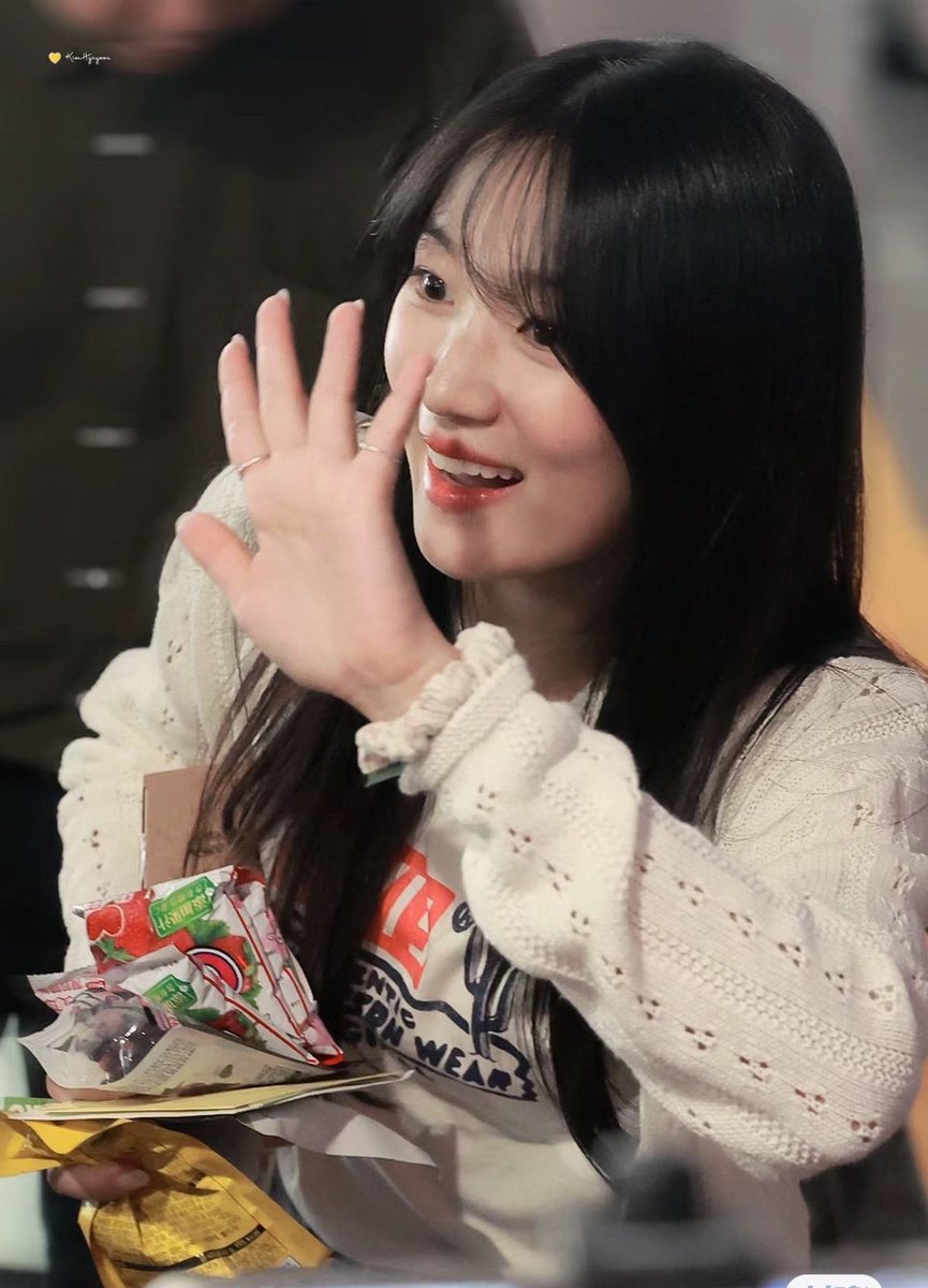 김혜윤 °❀⋆.ೃ࿔*:･°❀⋆.‧˚ʚ🍊ɞ˚‧｡⋆