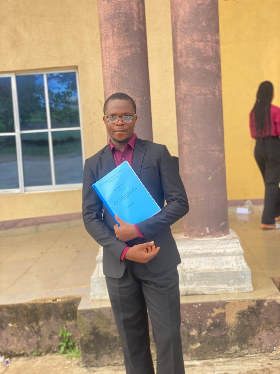 Mar_cus5's tweet image. @Mar_cus5  Dropping this here, cuz it wasn't easy though 🥺.

Degree bagged 🎓🎓