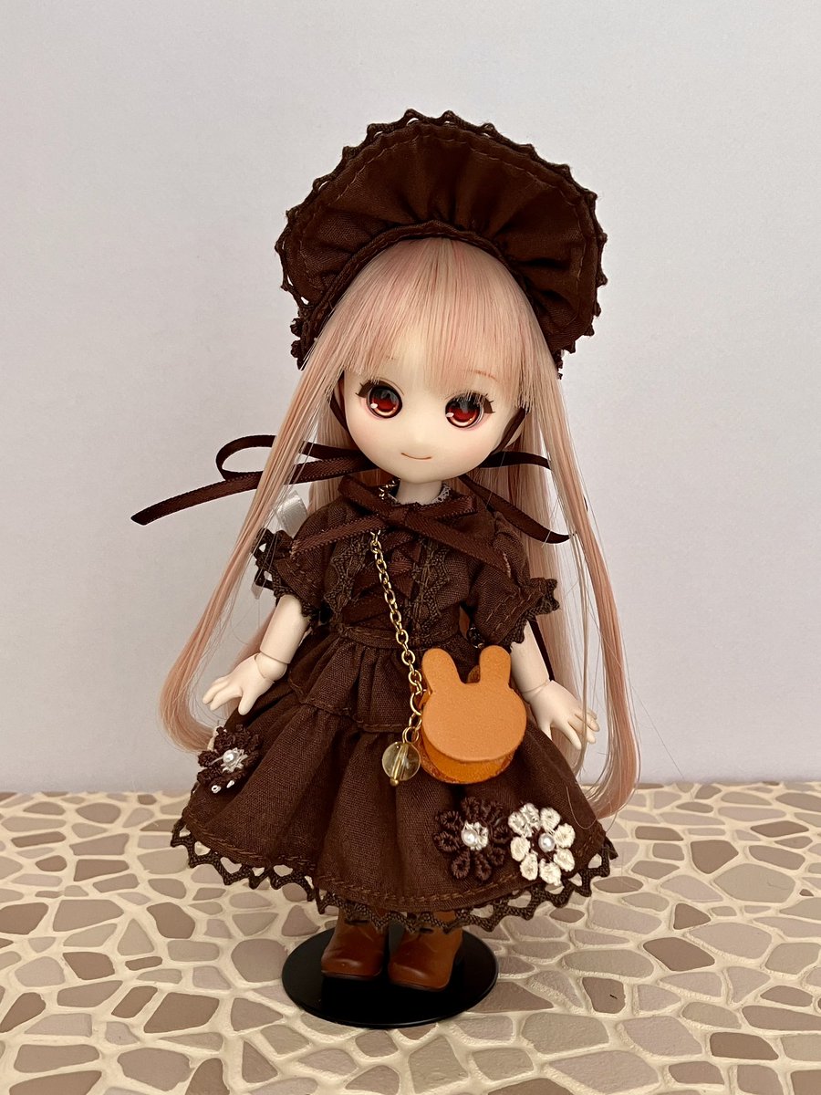 レース衣装の美しいドール 茶色の髪 アイリスコレクト「かの/大正桜乙女喫茶」のご案内 – アゾンニュース