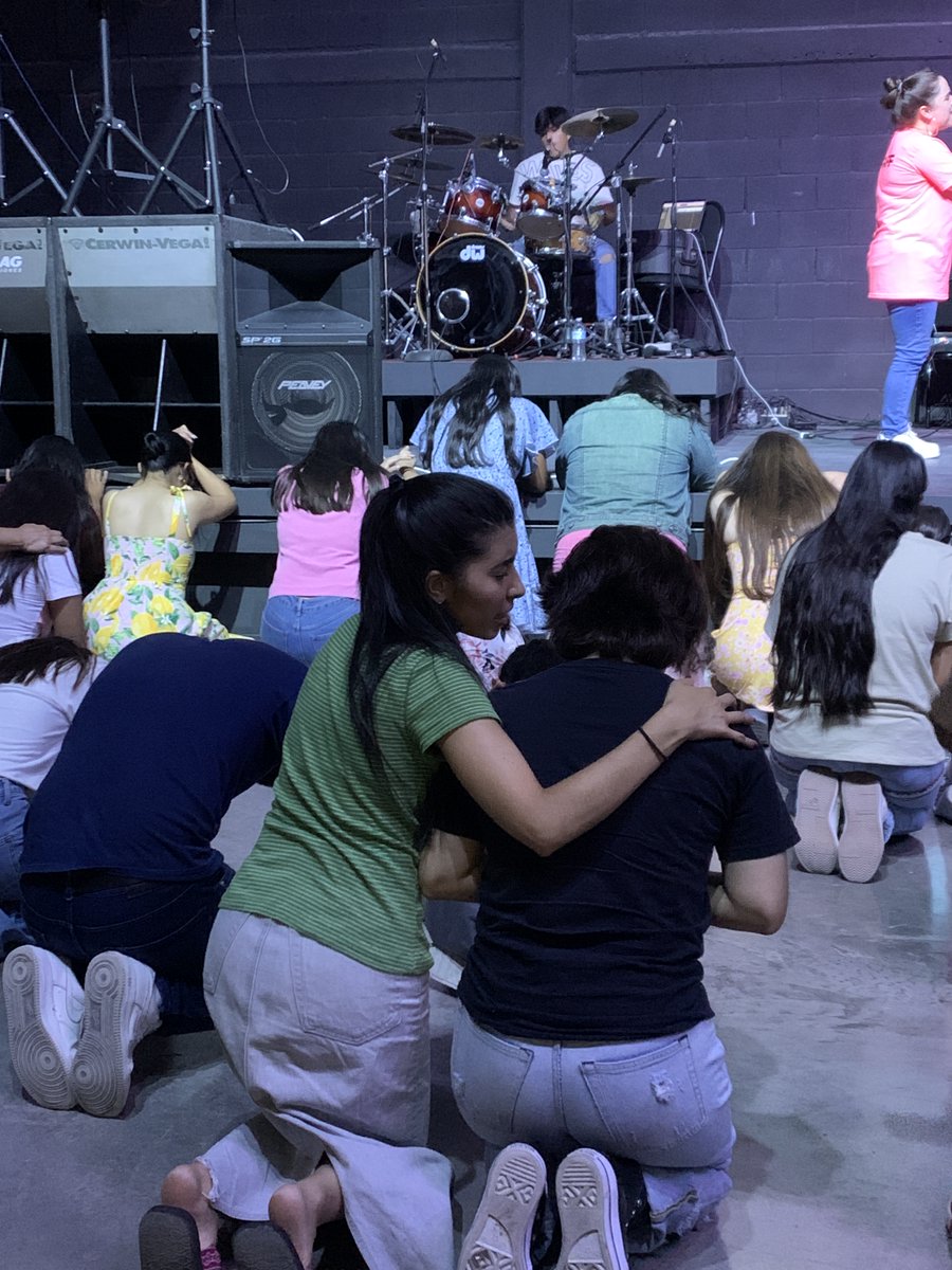 praygivego's tweet photo. What a joy to see the next generation gathered together in Mexico, lifting their voices in worship, praying with one another, and drawing closer to Jesus. Moments like these remind us that God is raising up bold, faith-filled leaders for the future. 🙌❤️

#NextGeneration https://t.co/5W7zfpS8W1
