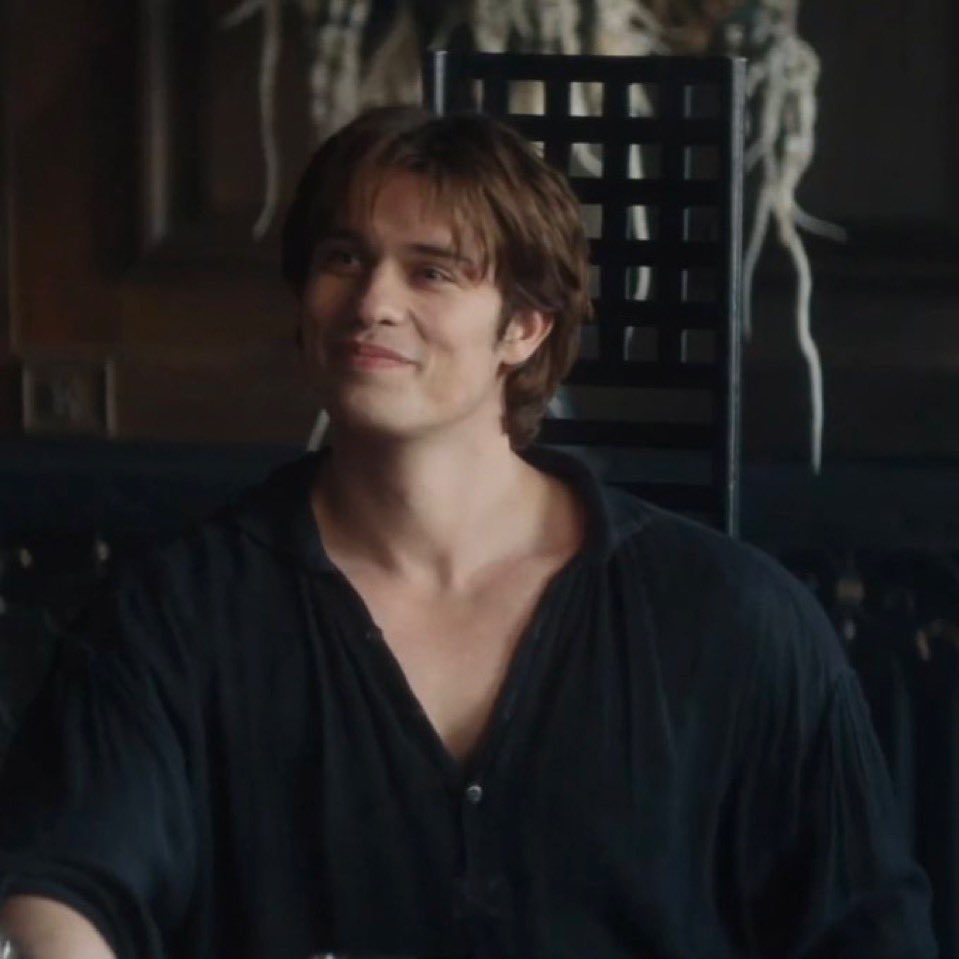 맨프레드 헤어스타일 진짜 예쁜거같음
청순한 소년미 은교 역에 딱이잖아