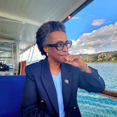 2) #Burundi:Le Burundi rejette le rapport de l’ONU sur les droits humains. Sa représentante Elsa Nkerabirori parle d’élections paisibles, accuse le rapporteur de partialité et déclare que le pays ne fait plus confiance à ce groupe d’experts.<a href="/BurundiGov/">Bureau du Premier Ministre</a> <a href="/CNIDH_Bdi/">CNIDH-Burundi</a>  <a href="/KwaNtare/">Kwa Ntare Rushatsi</a>