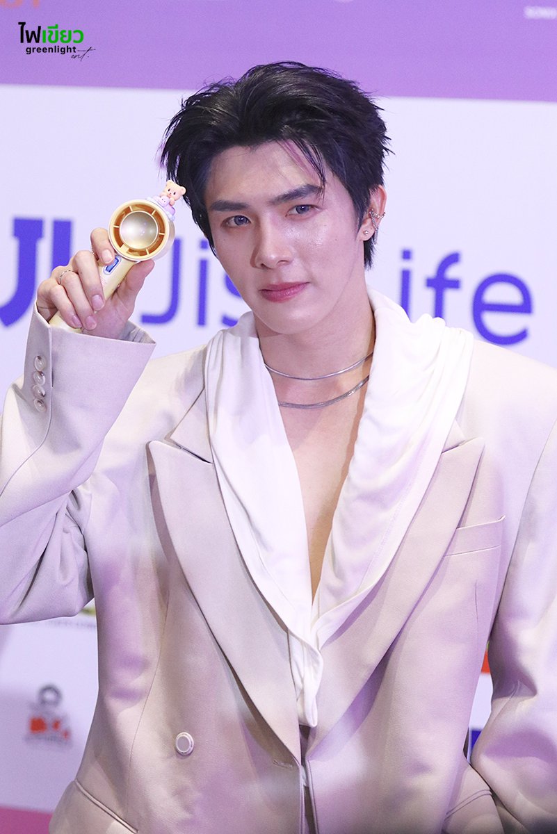ไฟเขียว greenlight-ent. tweet media