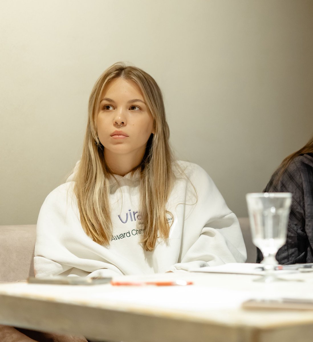 senya1ks's tweet photo. Навчаюсь зараз офлайн.

Не розуміла, чому майже ні з ким з групи не подружилась, але сьогодні прийшли фотографії з навчання і питання відпали самі по собі…….
Дуже неприємна особа 😅 https://t.co/GI2AHVzeB5