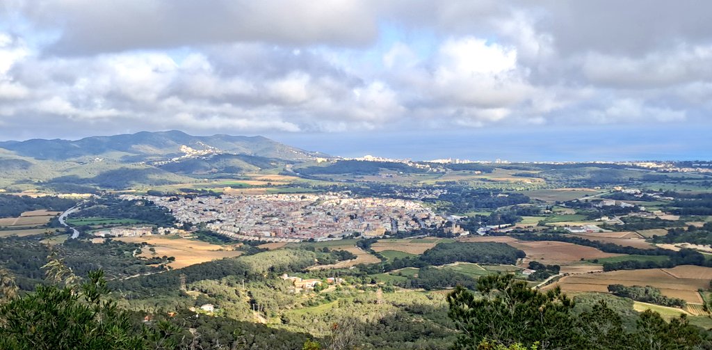 Vakapiupiuu's tweet image. #Ribes #Garraf #FCBarcelona #fulbolFemení
Sant Pere de Ribes