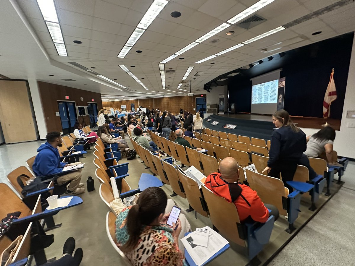 STEAMDesignated's tweet image. 🚨🚨Live: 2025-2026 STE(A)M School Designation Liaison Training at Ruben Darío Middle School🚨🚨@MDCPSSTEAM #YourBestChoiceMDCPS