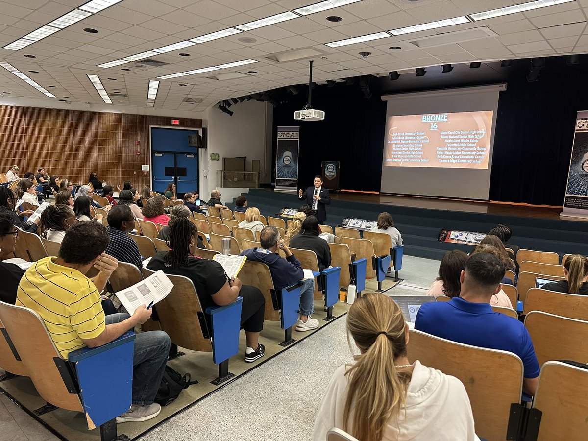 STEAMDesignated's tweet image. 🚨🚨Live: 2025-2026 STE(A)M School Designation Liaison Training at Ruben Darío Middle School🚨🚨@MDCPSSTEAM #YourBestChoiceMDCPS