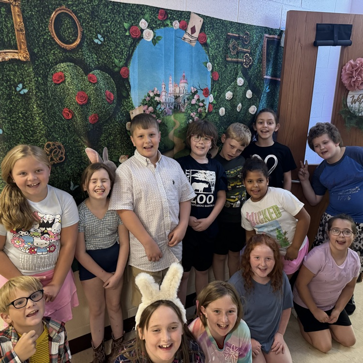 LocustCorner's tweet photo. LCE third graders wrapped up ELA Unit 1 with a whimsical Alice in Wonderland movie celebration! Over the past few weeks, we’ve explored classic tales, uncovered timeless themes, and discovered what makes a story truly magical. What a wonderful way to bring our learning to life! https://t.co/KnDIsXgzxZ
