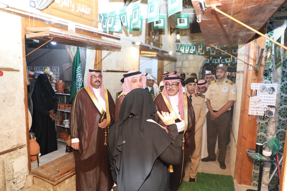 برعاية محافظ ينبع أ. سعد السحيمي، شارك النائب الأول لرئيس مجلس الإدارة أ. إبراهيم عيضة الجهني في احتفال #اليوم_الوطني_السعودي الـ95، الذي نظمته بلدية ينبع بالمنطقة التاريخية، وسط حضور مديري الجهات الحكومية وممثلي الشركات. وتضمن الحفل فقرات تراثية متنوعة شملت لعبة العجل، والطرب