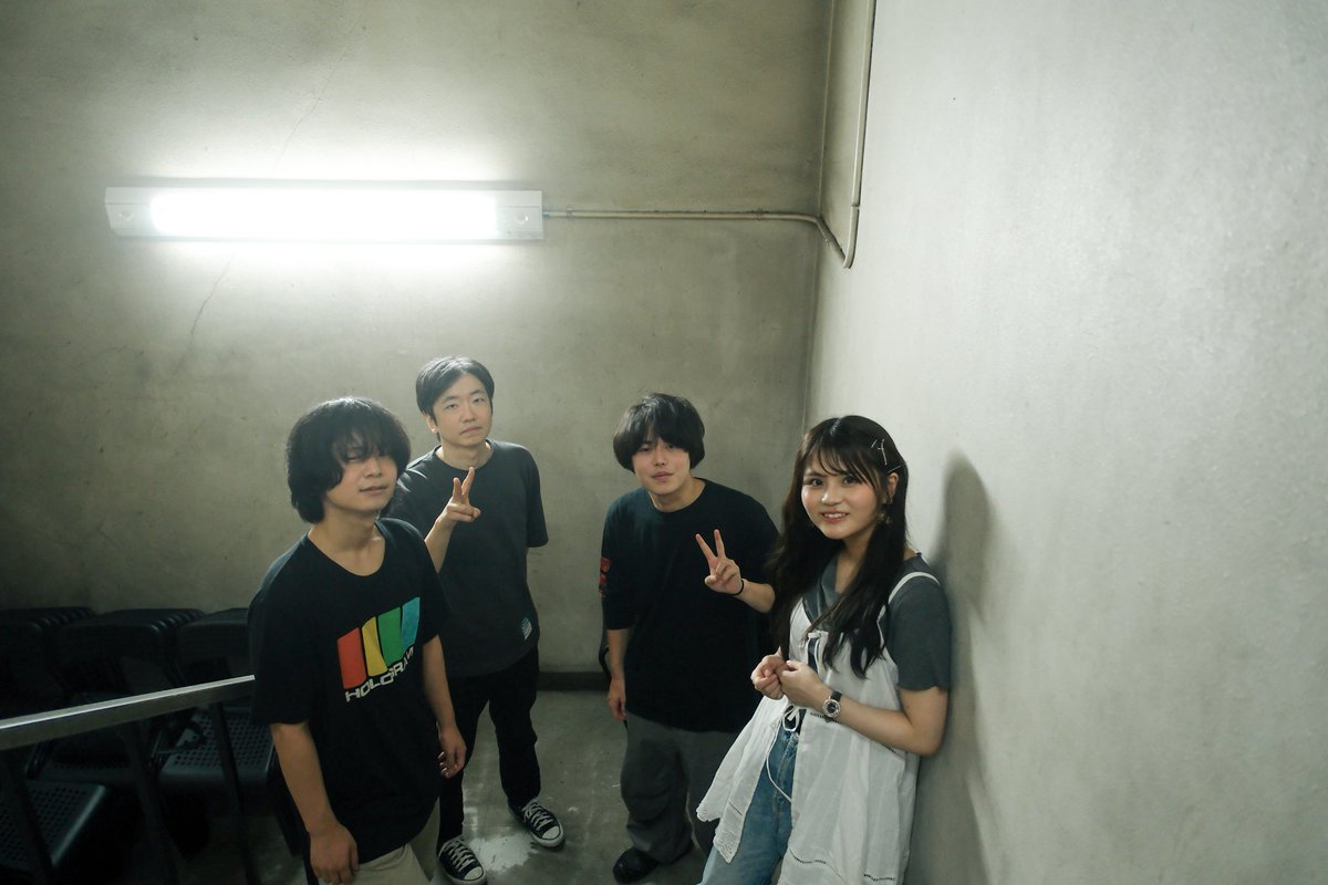 Beachside talks (@talksbeach) on Twitter photo Thank you !!
2025.09.23 (Tue.)
<SETLIST>
1.  Always
2. Big Sky
3. Dream Up!
4. mado
5. Teenage Summer Lovers
6. Hope
7. 海辺の話
8. Cassis
9. Whale Net(新曲)
🥁 Miyazawa
📍 QLUB Que
📸 Hikari
#Beachsidetalks Thank you !!
2025.09.23 (Tue.)
<SETLIST>
1.  Always
2. Big Sky
3. Dream Up!
4. mado
5. Teenage Summer Lovers
6. Hope
7. 海辺の話
8. Cassis
9. Whale Net(新曲)
🥁 Miyazawa
📍 QLUB Que
📸 Hikari
#Beachsidetalks