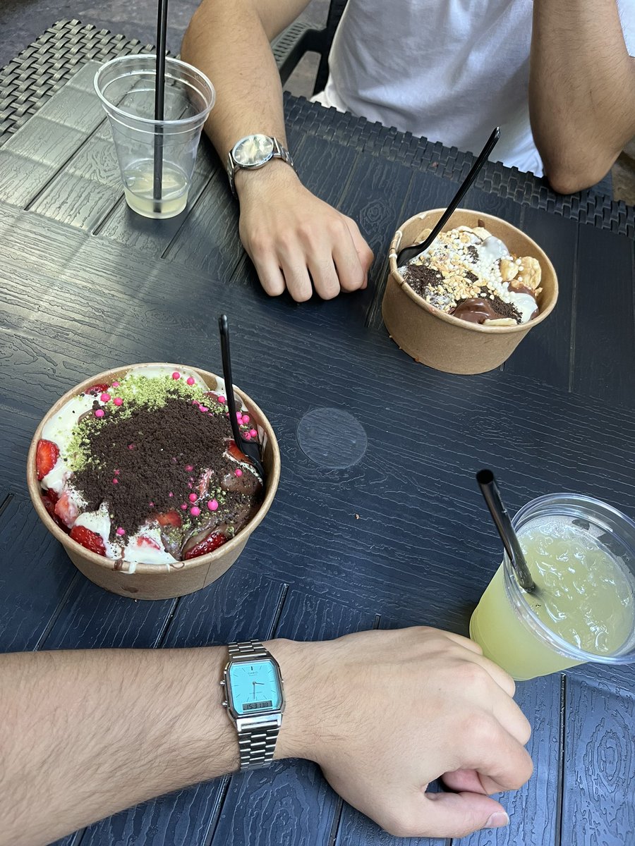 İtü time dan dusuk statulu bi adamla beraber waffle yiyoruz