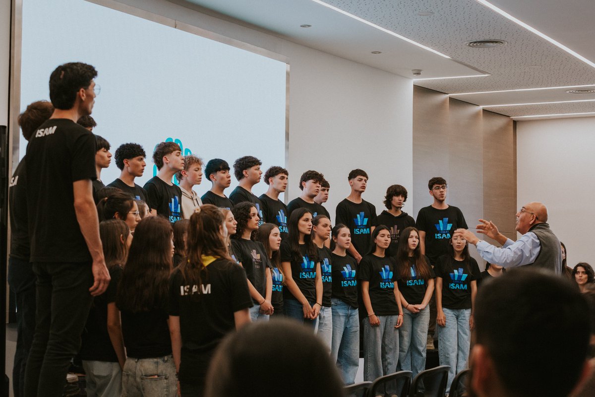 EditorialACES tweet media