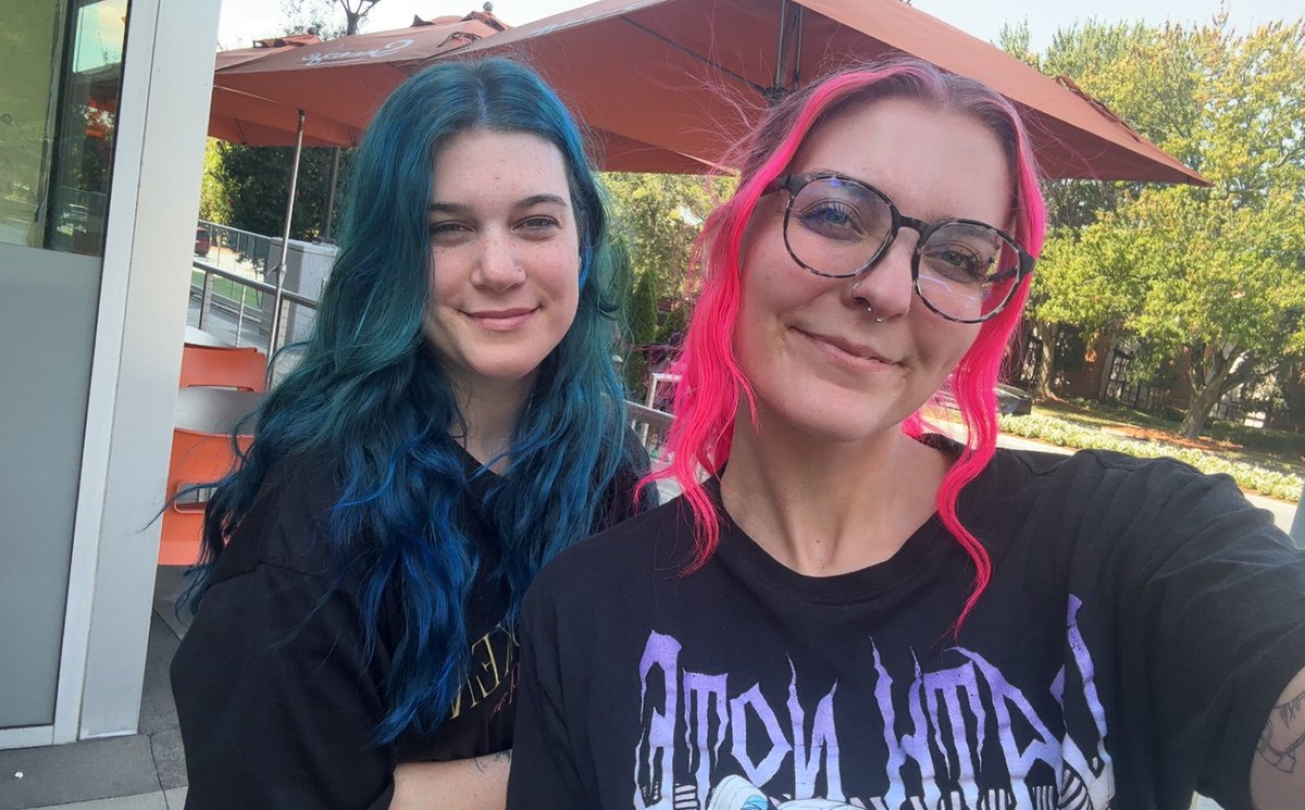 met <a href="/trashpotatopie/">Hanah</a> irl after only about like 5 years 💙🩷