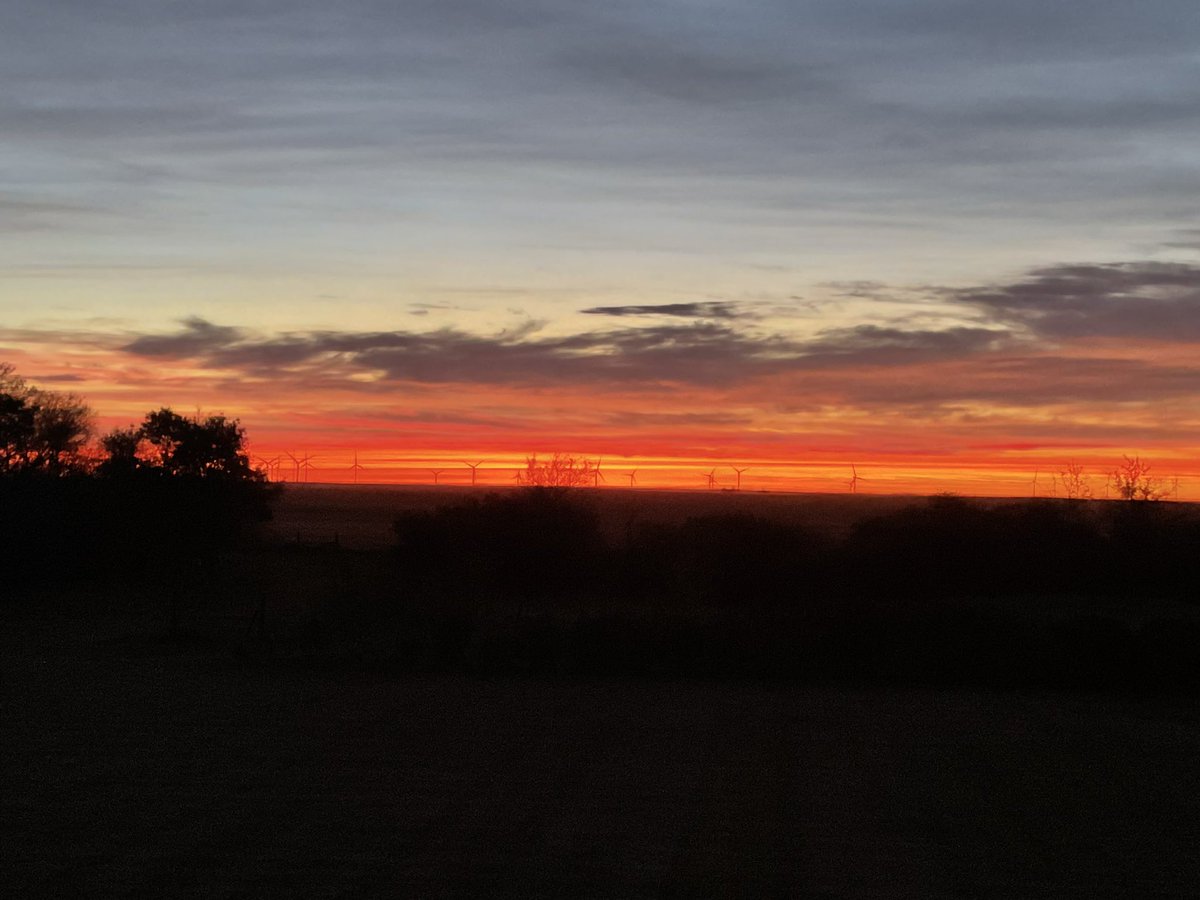 Berta view.. beauty of a sunrise this morning. Those mills sure look a lot closer than 6 miles… hopefully a more productive day🤞