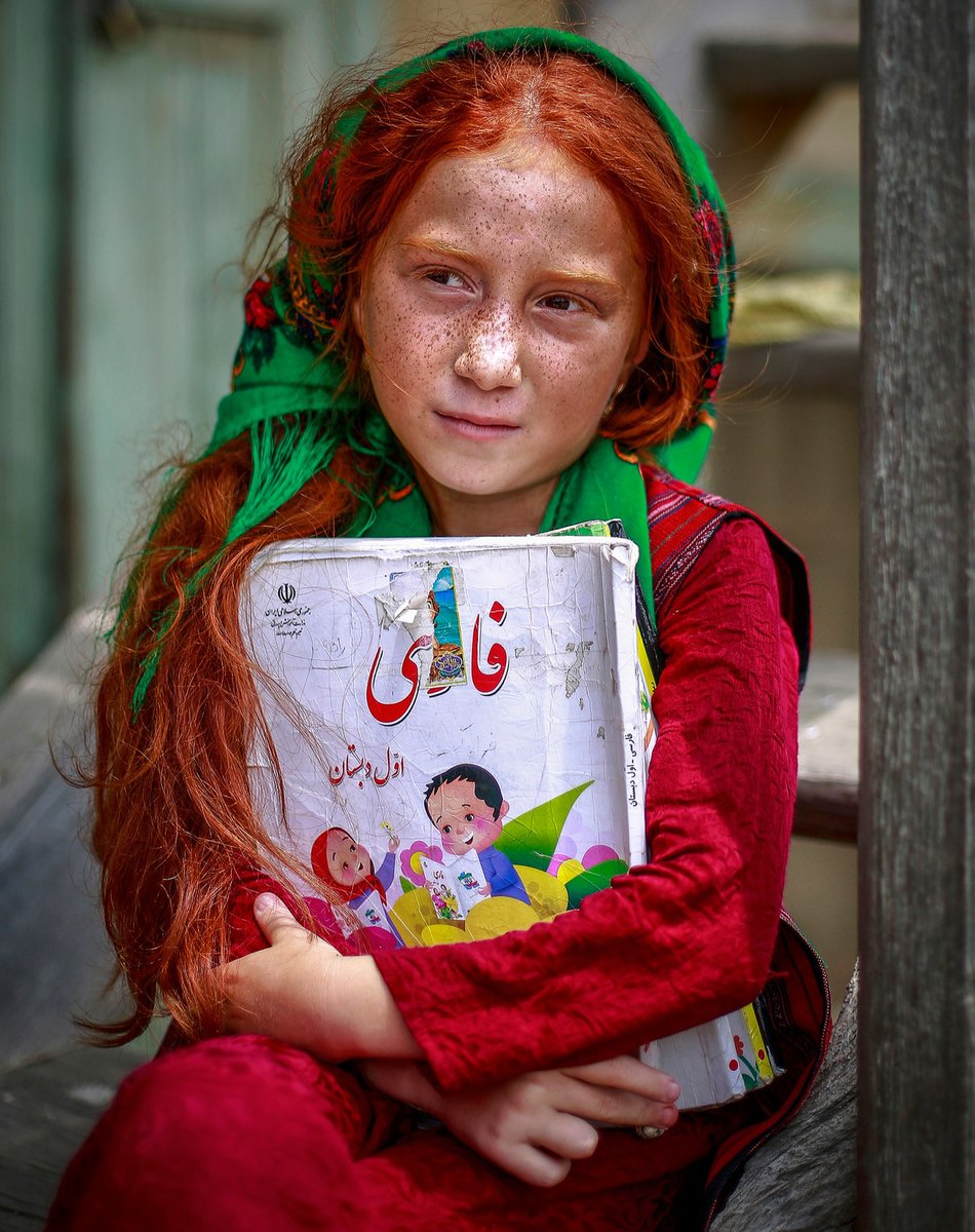 Mohammad_kali's tweet image. به مناسبت اول مهر و بازگشایی مدرسه‌ها
عنوان: راحله، عکاس: محسن کابلی