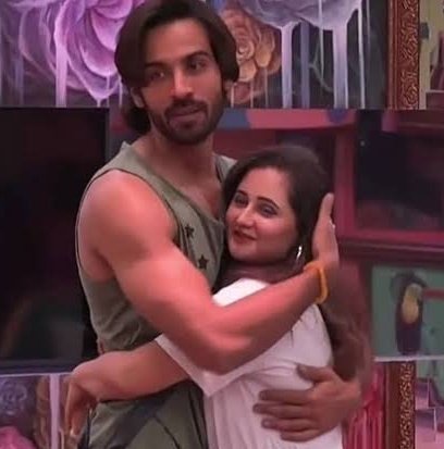 Wtf , Bahana is Rashmi and Arhaan of this season 😭😭😭
#AbhishekBajaj #BiggBoss19