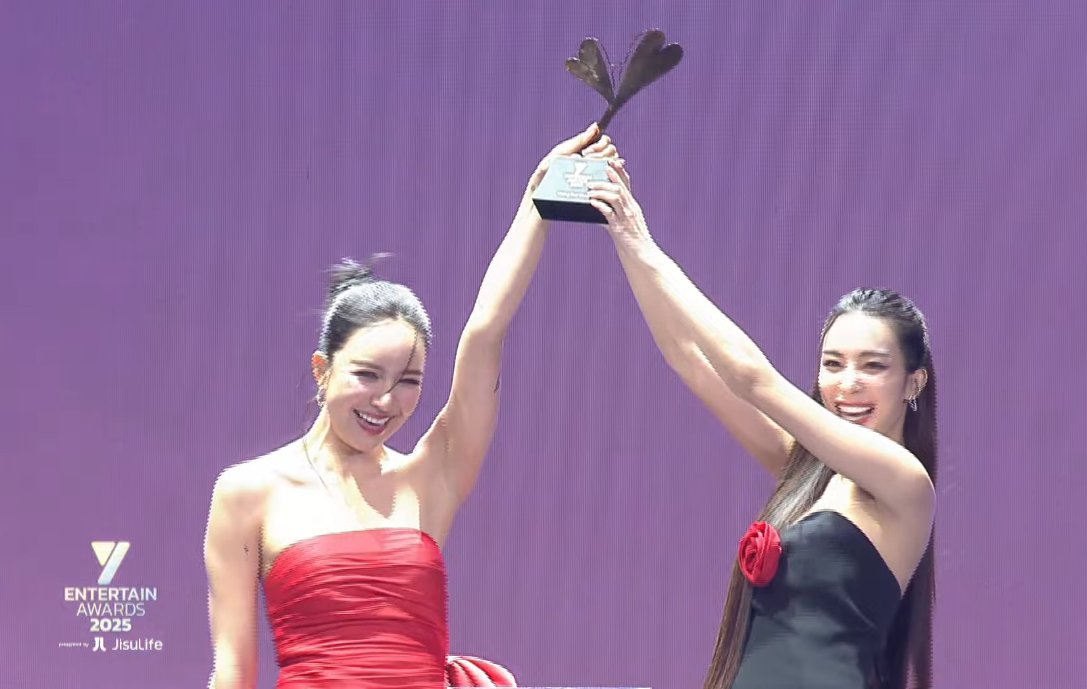 ENJOYJUNE'S FIRST EVER AWARD 😭 CONGRATS GIRLS!! 🥹❤️

ENJOYJUNE AT YEntAW2025 
#EnjoyJunexYentAwards