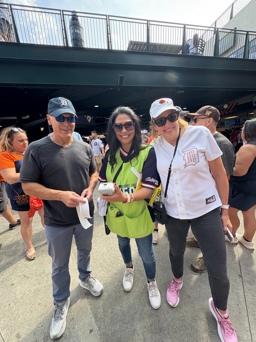 MCWT's tweet image. MCWT was proud to be the Charity of the Game at Comerica Park! ⚾️

The Tigers may not have won, but it was a big win for our mission—building community, networking, and inspiring women in tech.

#MCWT #WomenInTech #CharityOfTheGame #DetroitTigers