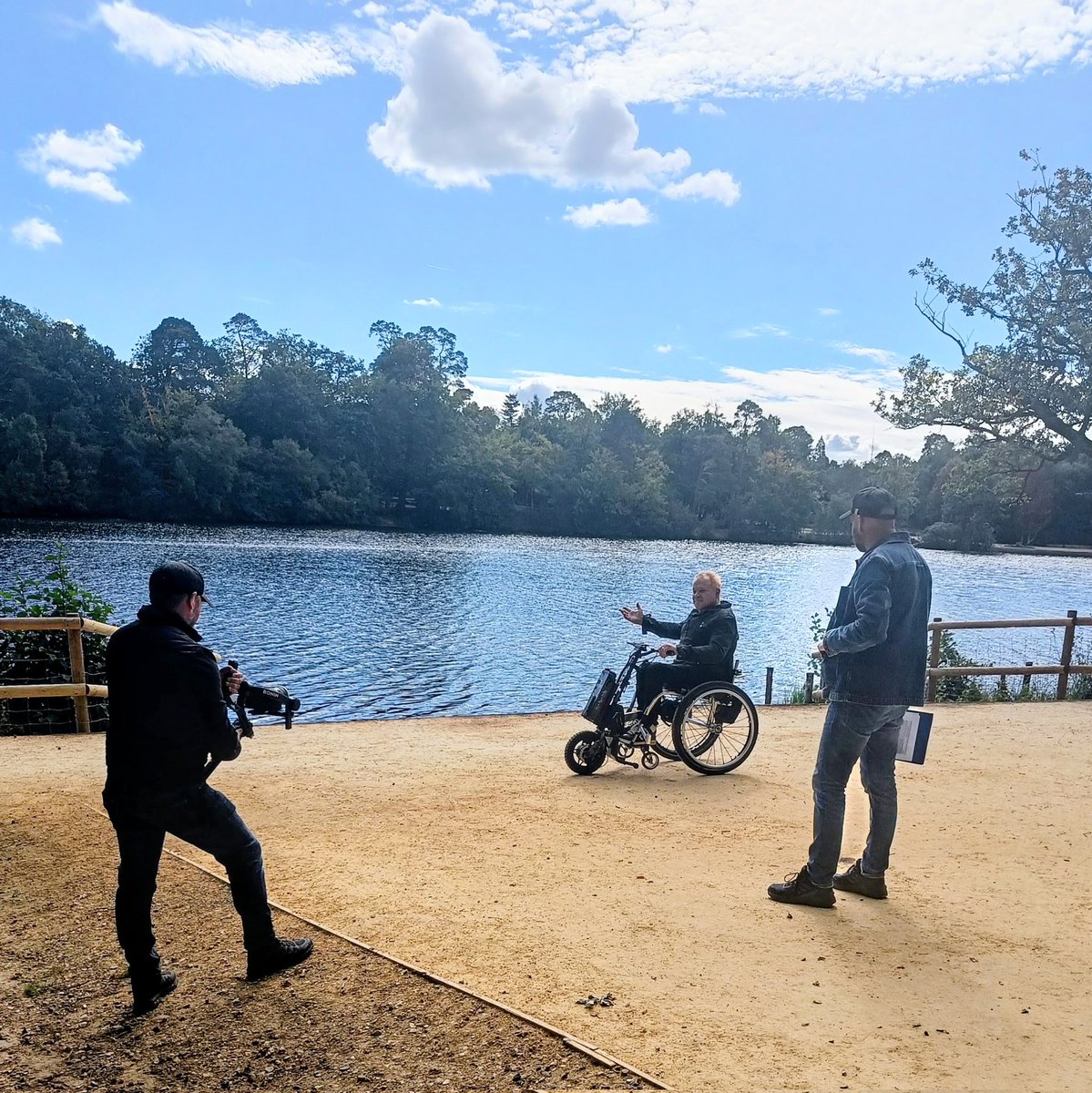 MikScarlet's tweet image. Fantastic day filming at #BlackParkCountryPark for the @ChilternsNL #AccessGuide series we're producing at @phab_charity .
The last in the first eight. Editing videos, audio guides &amp;amp; print versions &amp;amp; we'll be announcing them soon. Nature &amp;amp; the outdoors should be for everyone.
